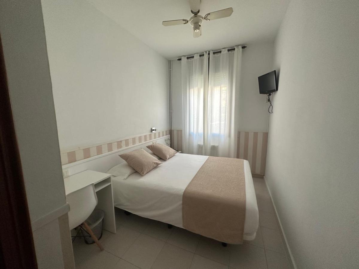 Hotel Torino Masnou Bagian luar foto