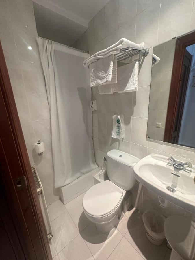Hotel Torino Masnou Bagian luar foto