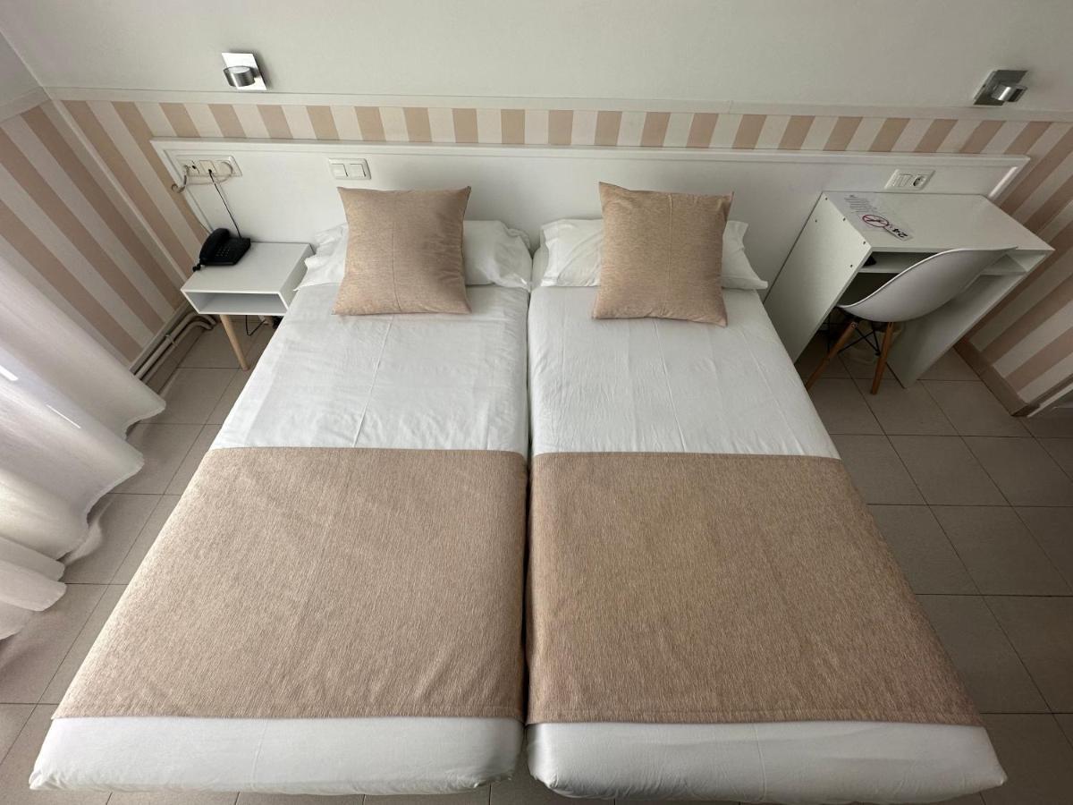 Hotel Torino Masnou Bagian luar foto